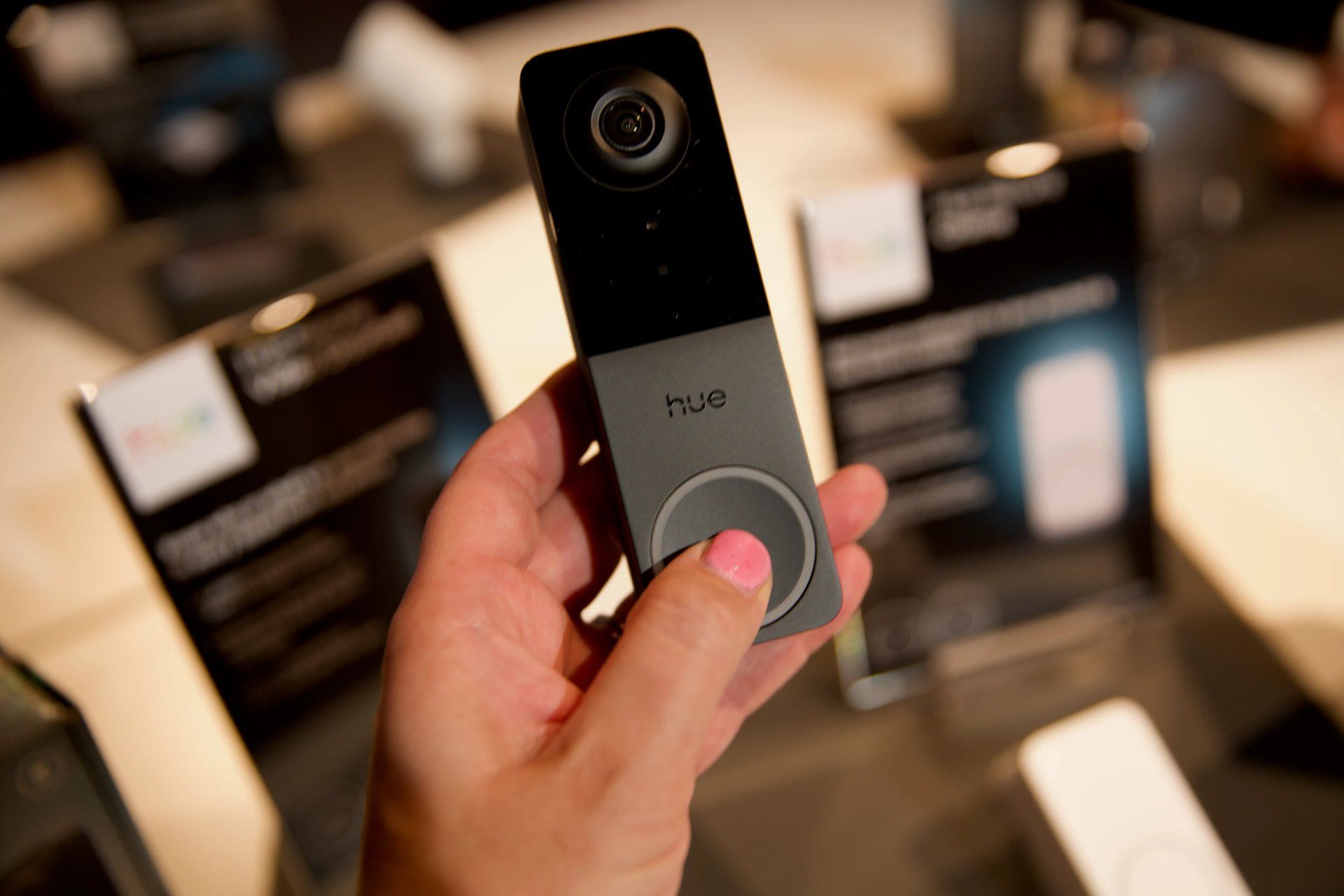 آیفون تصویری Hue Secure Video Doorbell