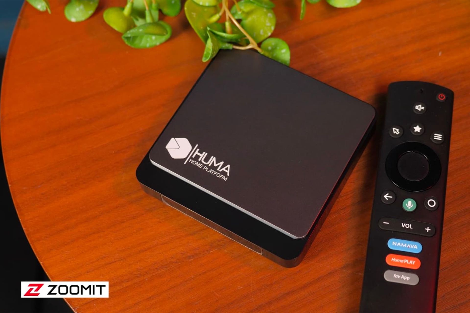 اندروید باکس هوما 3S با ریموت کنترل روی میز