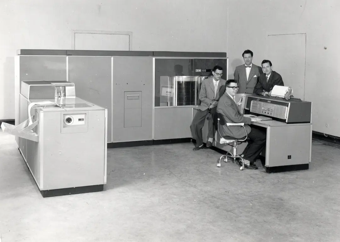 سیستم غول پیکر IBM 305 RAMAC