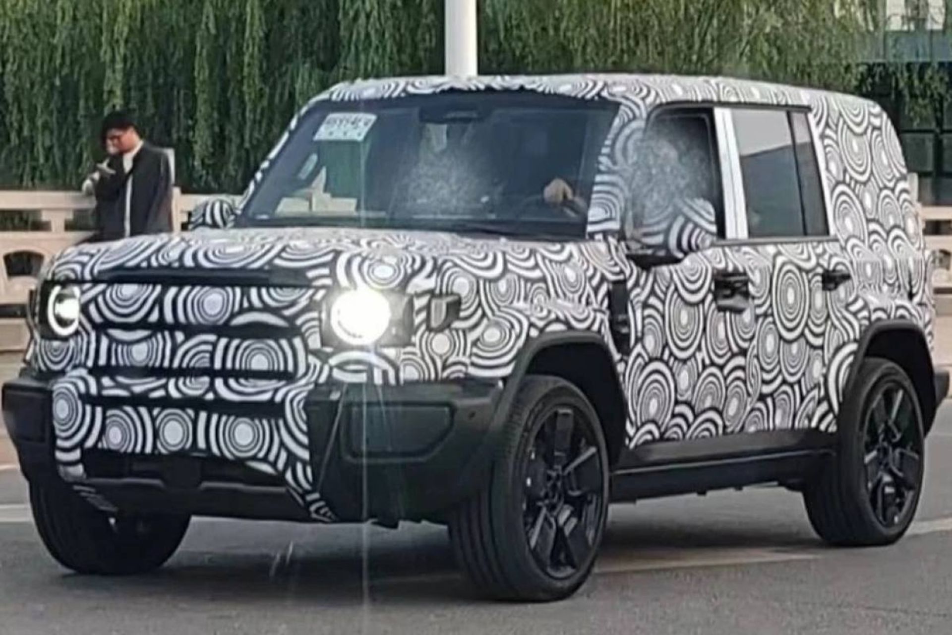شاسی بلند برقی چری iCar V27 | جی کلاس چینی