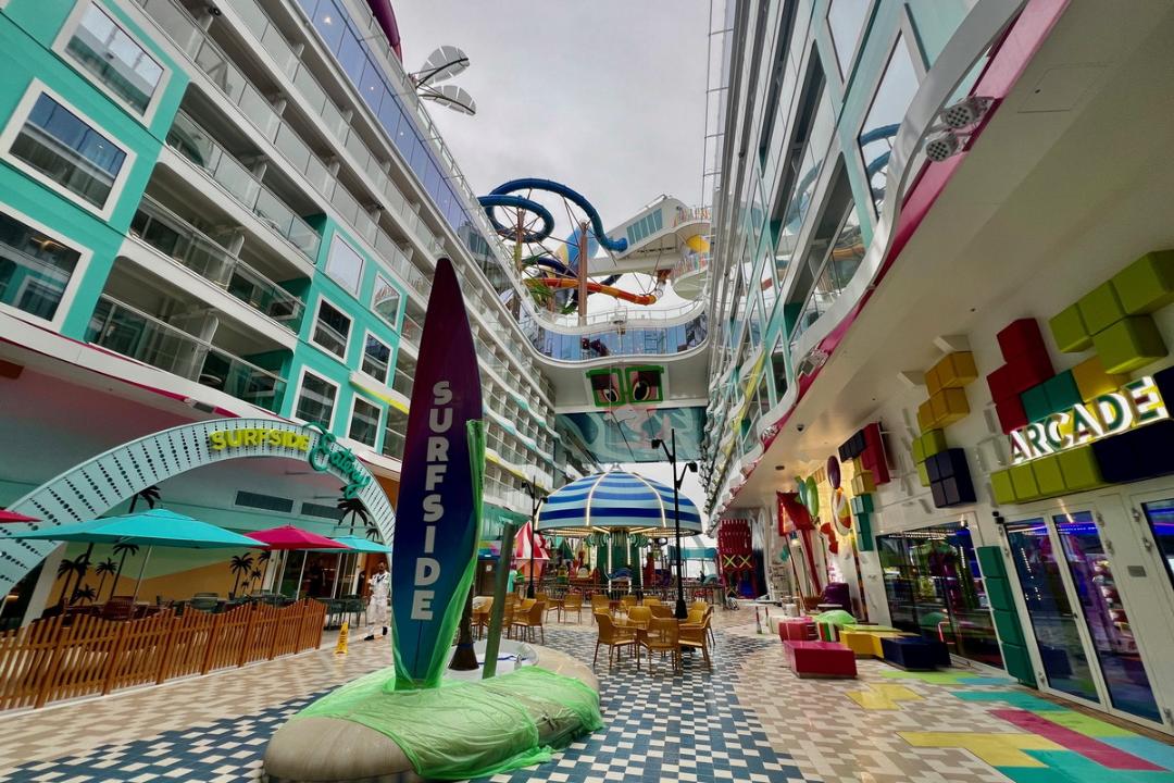 ناحیه Surfside در کشتی Icon of the Seas