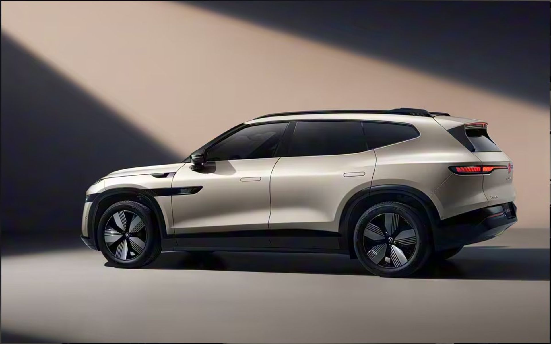 فولکس‌واگن آی‌دی یونیکس ۰۸