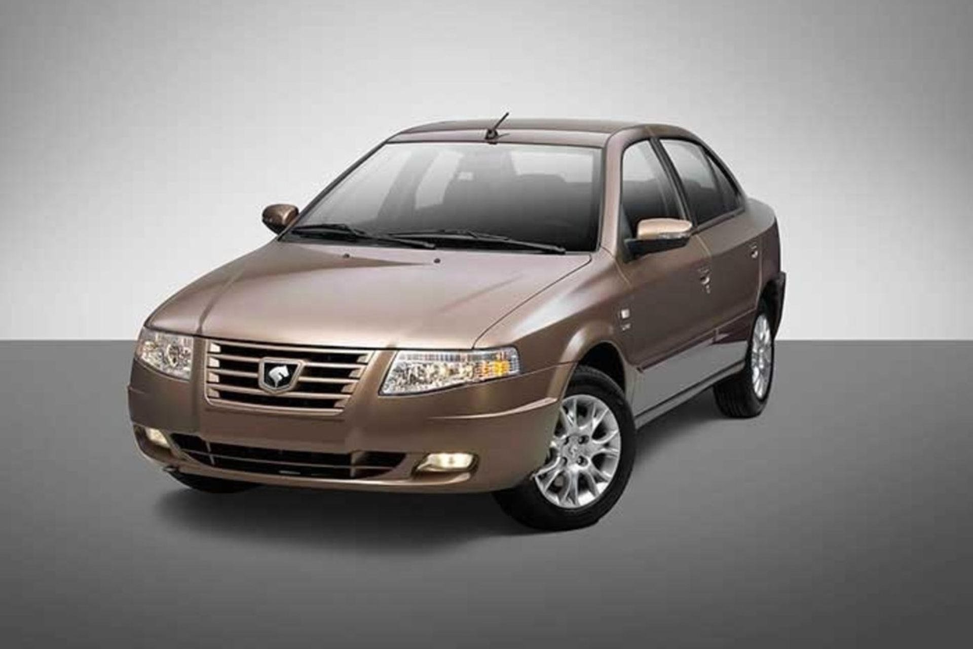 نمای سه‌چهارم جلو خودرو سمند سورن