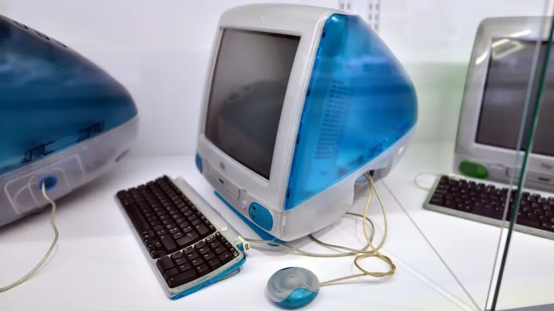 کامپیوتر iMac 1998 اپل با موس و کیبرد