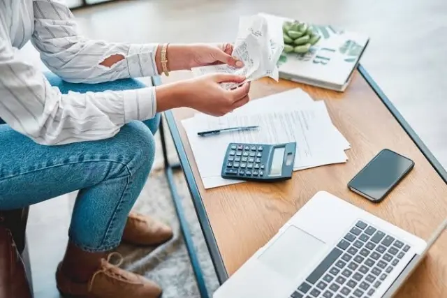 ۷۴ درصد کارجویان برای مدیریت شرایط، هزینه‌های زندگی خود را کاهش داده‌اند