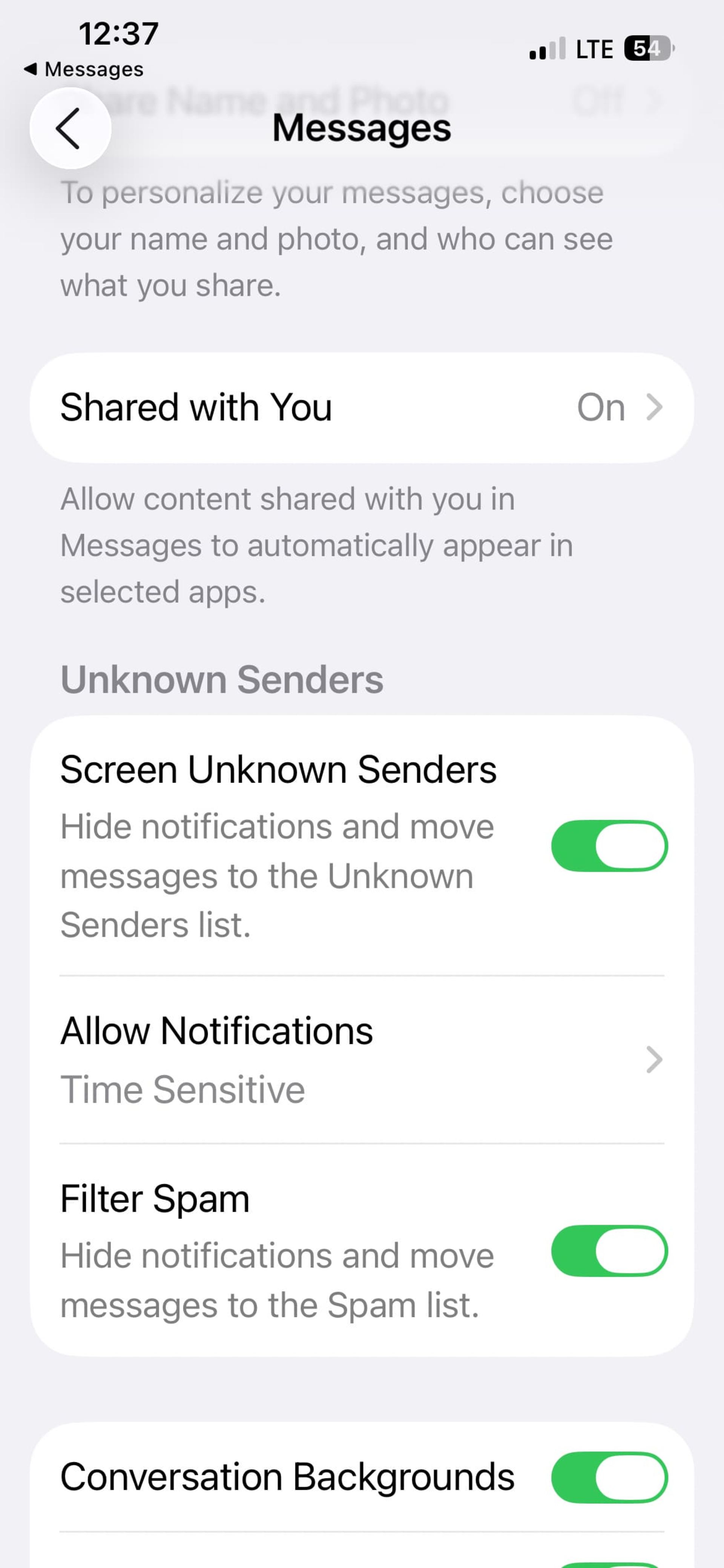 قابلیت فیلترکردن پیام‌های ناشناس در iOS 26