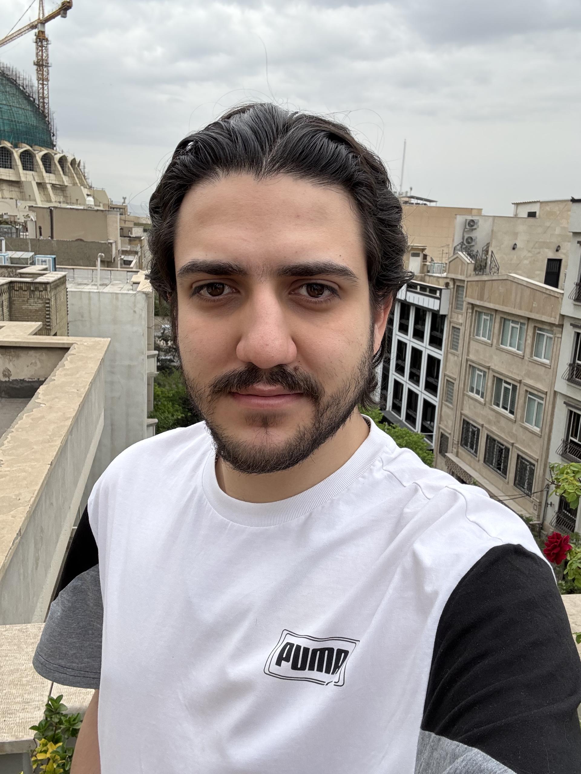 عکس سلفی از هادی غنی‌زادگان