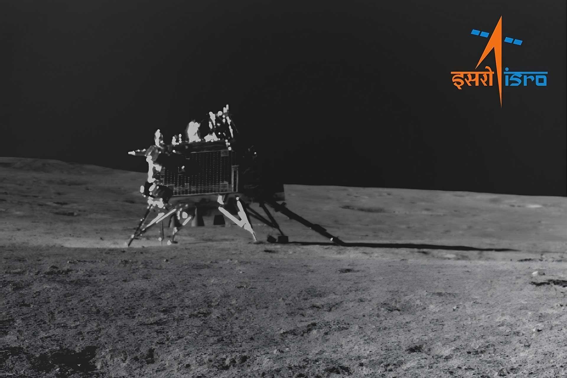 ماه‌نشین هندی ویکرام روی سطح ماه