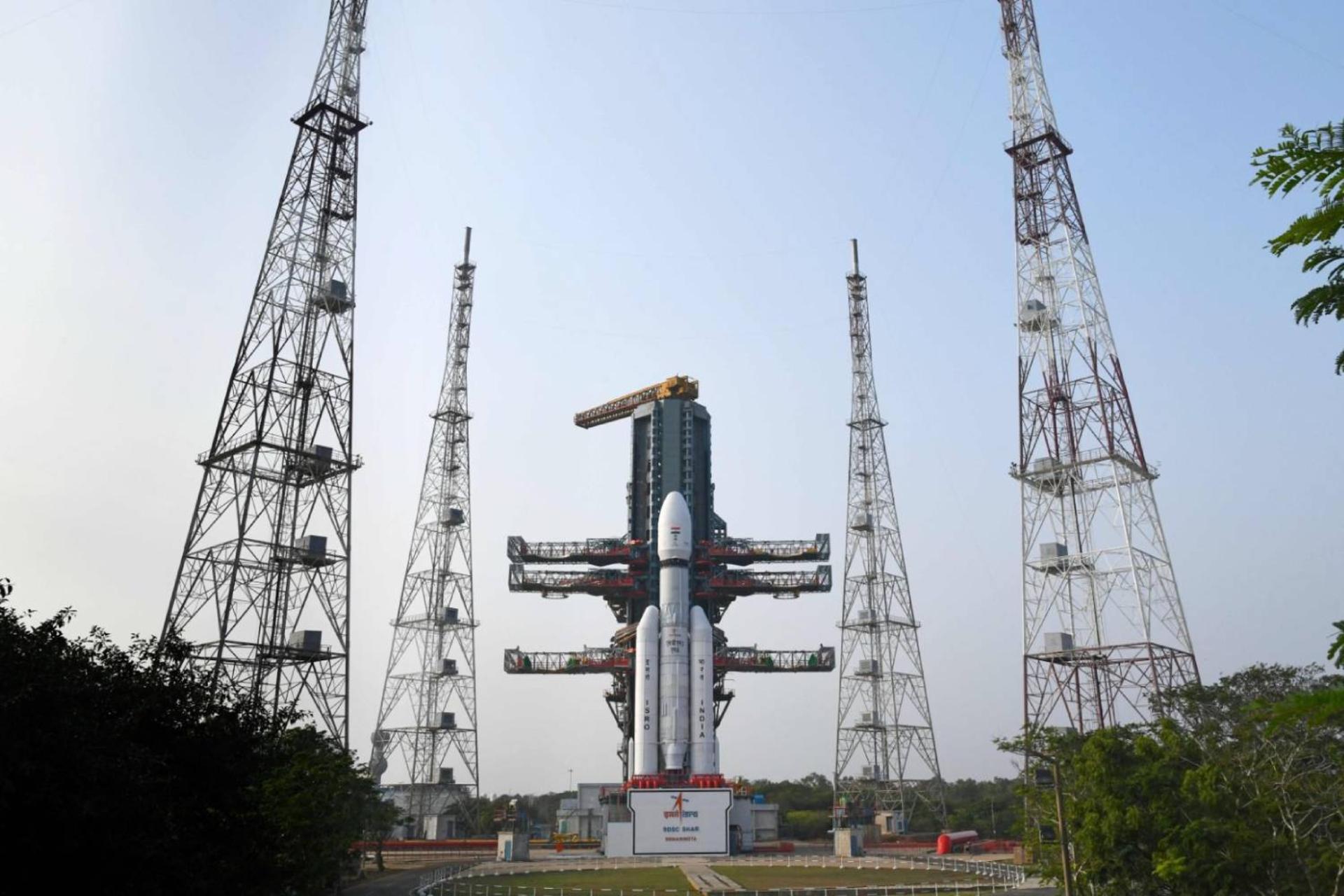 موشک LVM3 هندی، ماهواره تلفن هوشمند BlueBird 6 را برای AST SpaceMobile در 23 دسامبر 2025 پرتاب کرد.