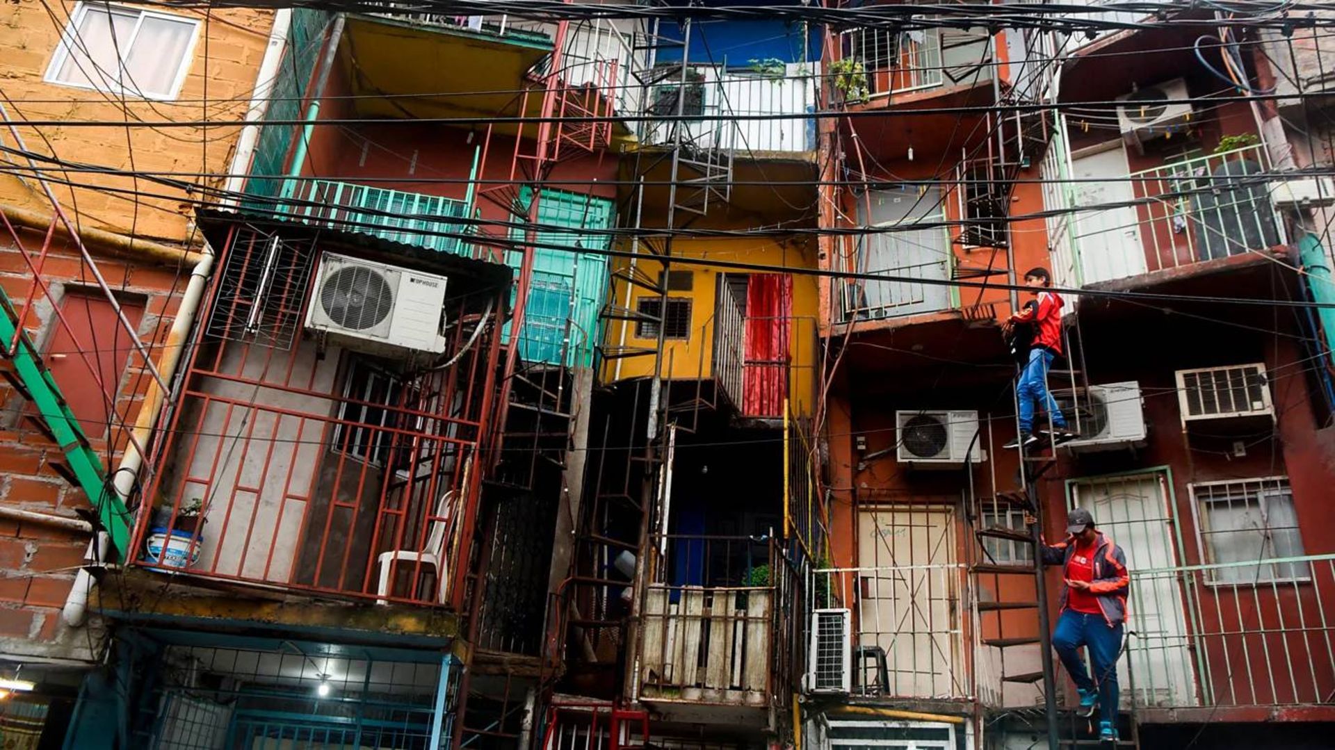 خانه ها در منطقه فقیرنشین