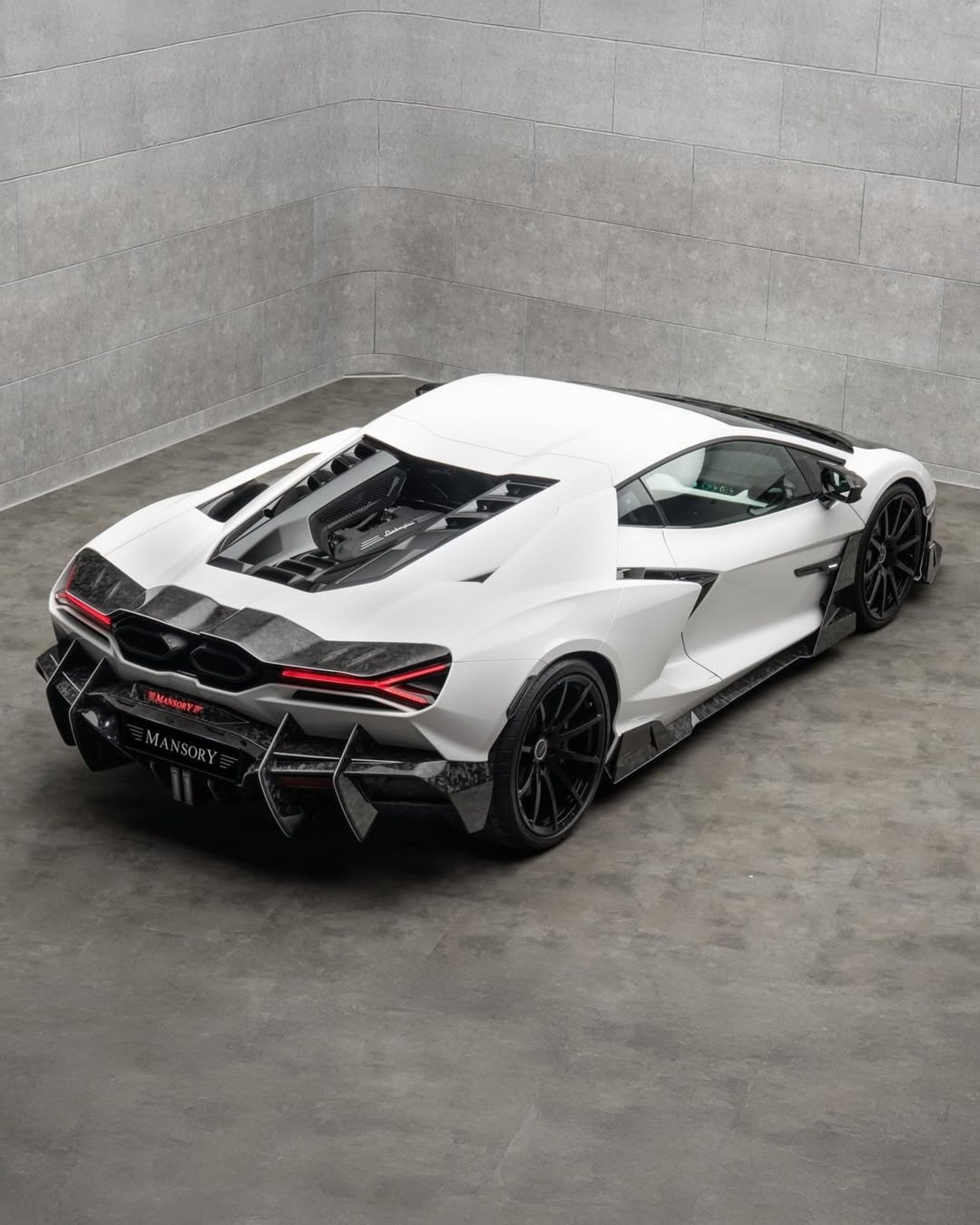 بخش عقبی لامبورگینی روئلتو Initiate منصوری از نمای بالا