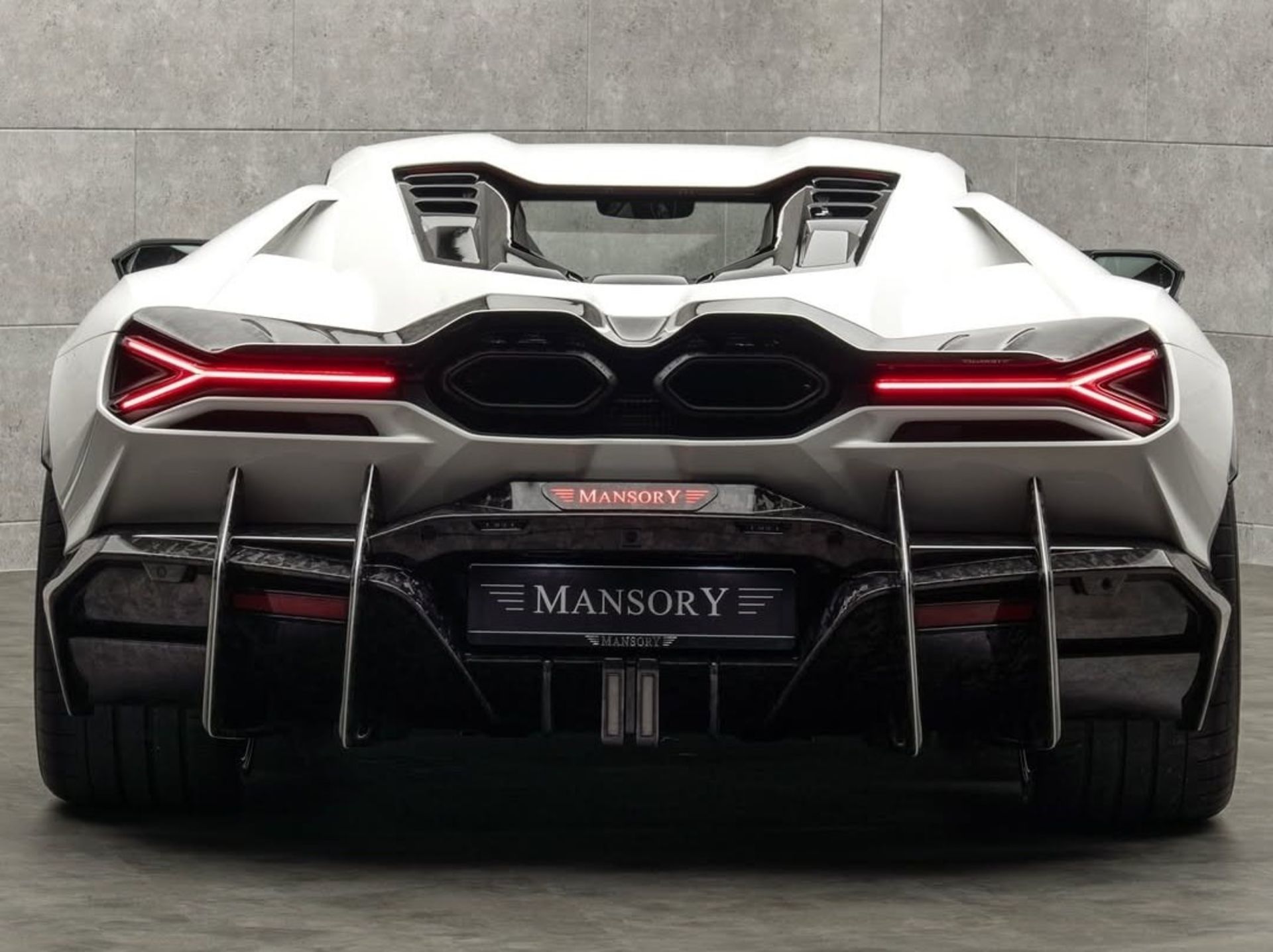 نمای عقبی لامبورگینی روئلتو Initiate منصوری