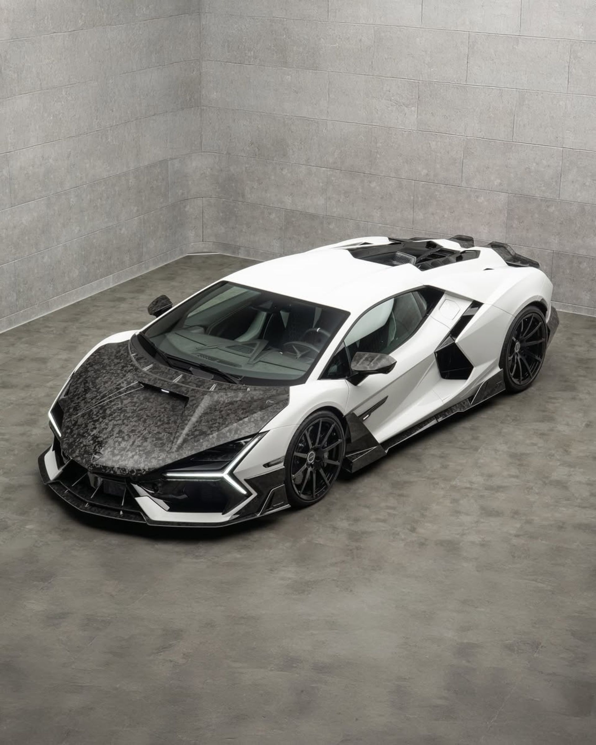 بخش جلویی لامبورگینی روئلتو Initiate منصوری از نمای بالا