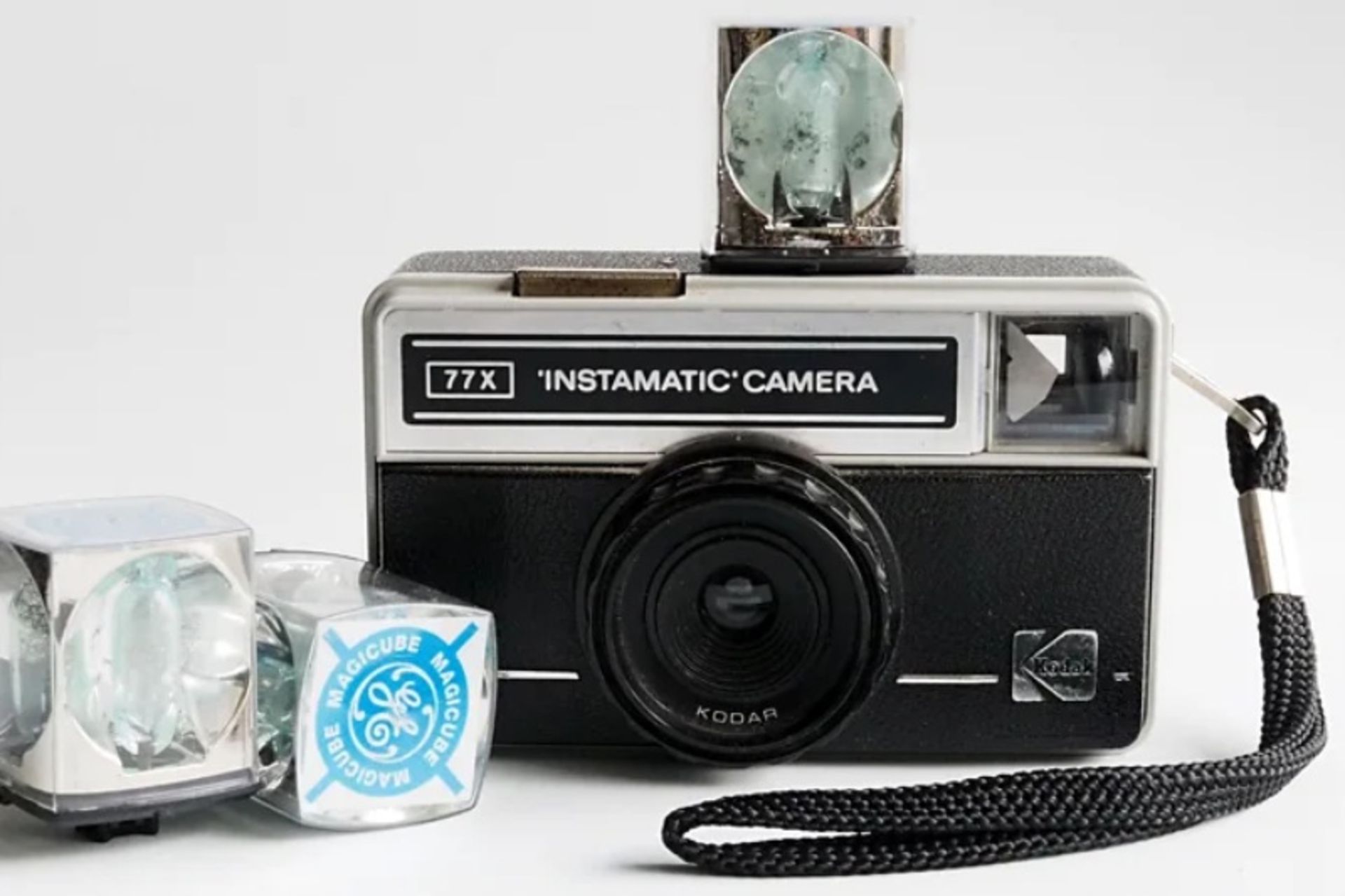 دوربین اینستاماتیک