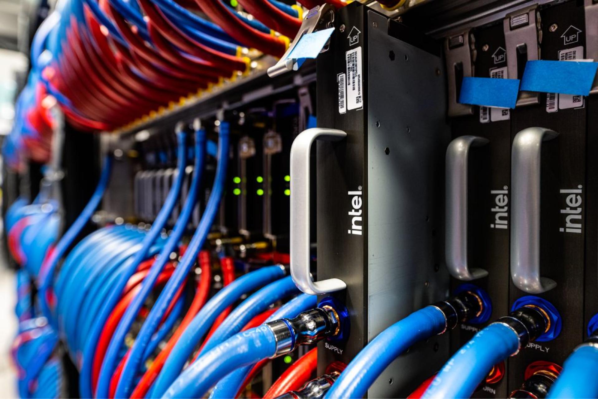 ابر کامپیوتر اینتل Aurora