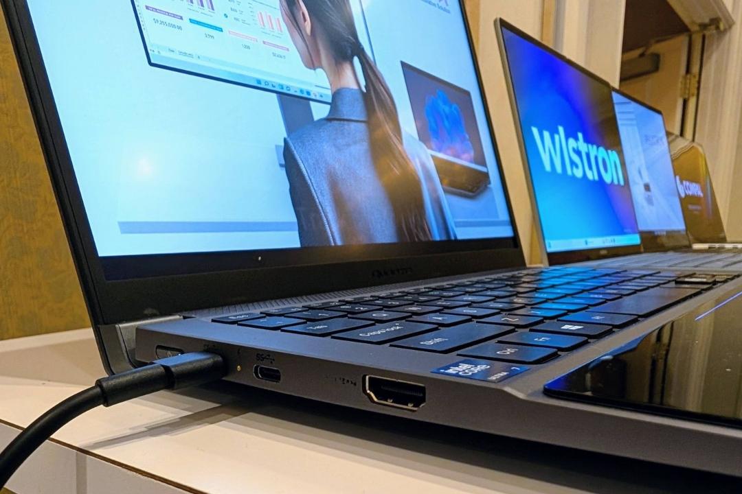 لپ تاپ ماژولار اینتل