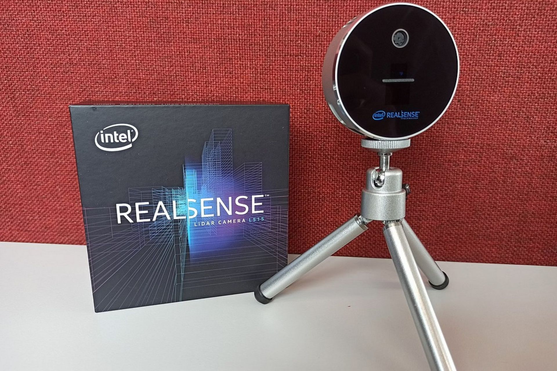 وبکم RealSense اینتل