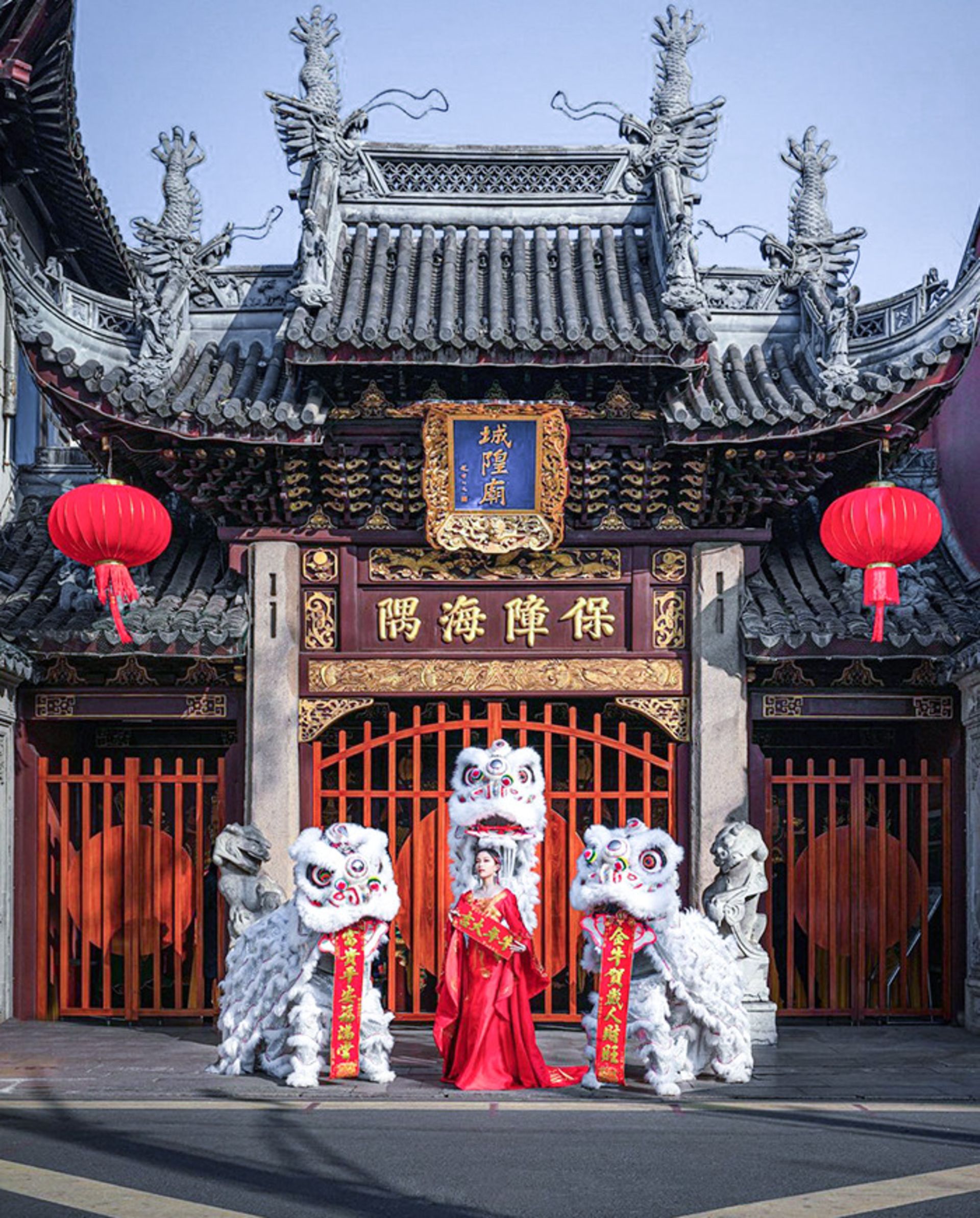 کاستوم‌های سنتی اژدها در شانگهای