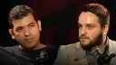 چهره دو مرد جوان در حال مناظره