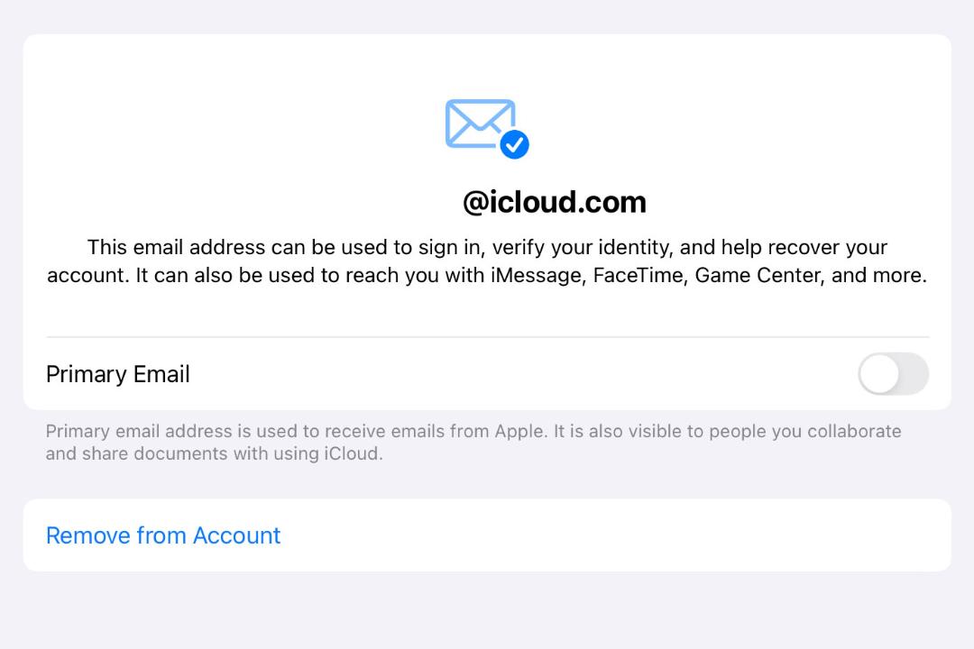 بخش تغییر ایمیل آی کلاد در سیستم عامل iOS 18.1 در گوشی آيفون
