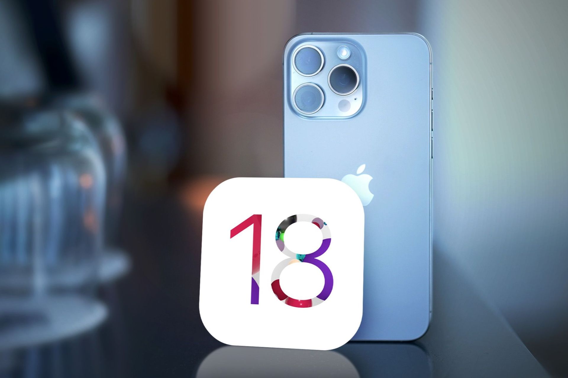 آیفون اپل با نماد iOS 18
