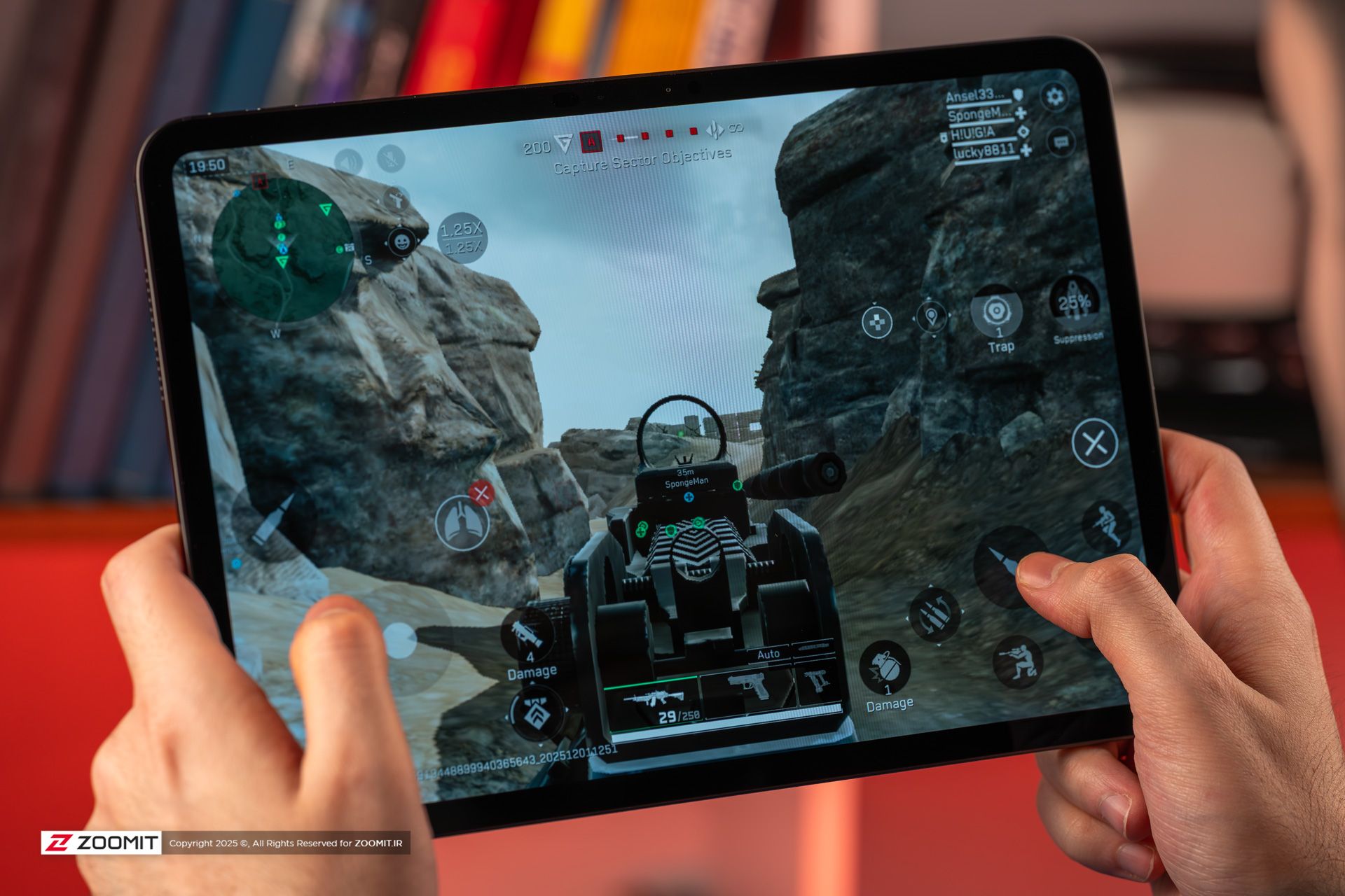 بازی کردن با تبلت