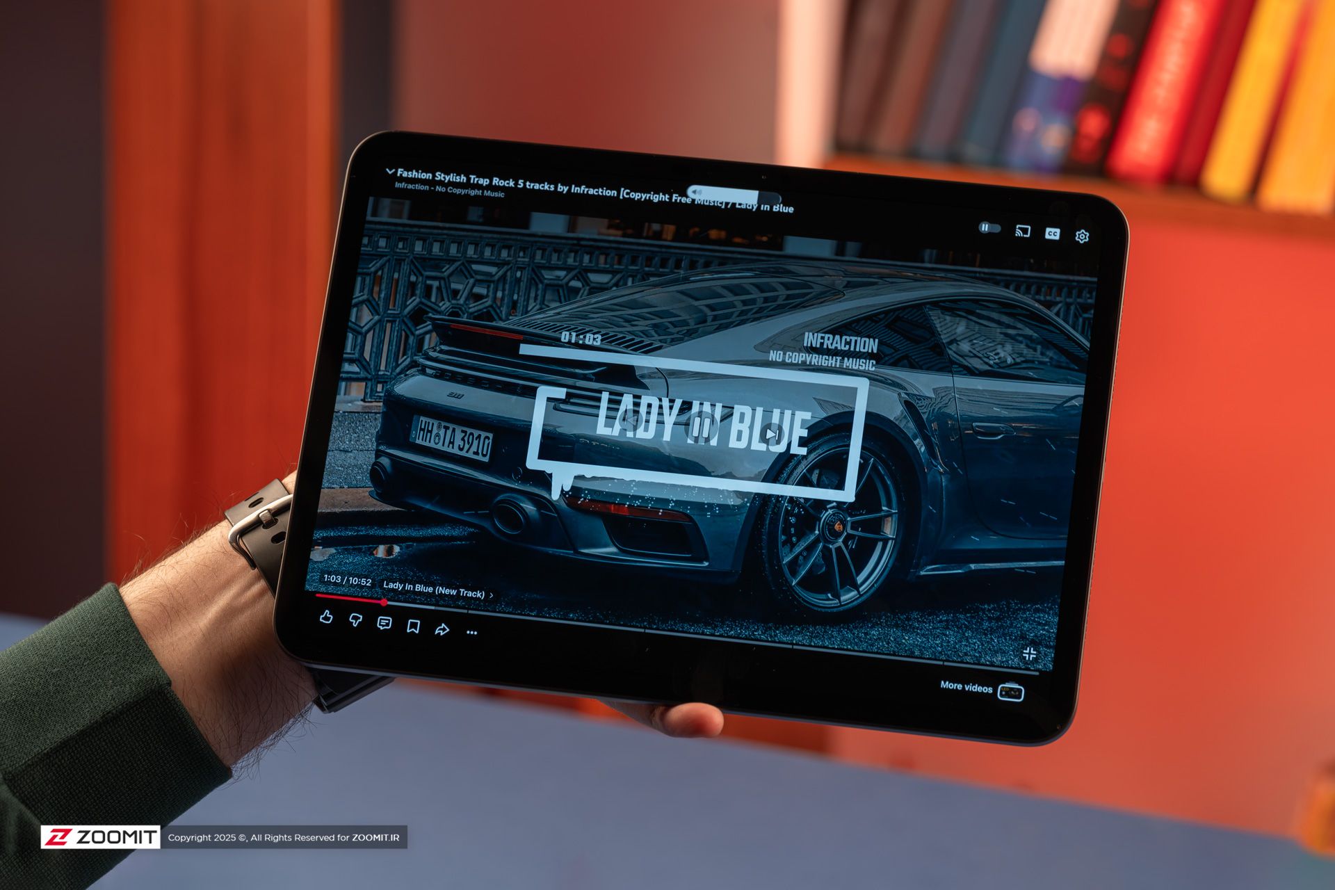 تماشای فیلم در تبلت