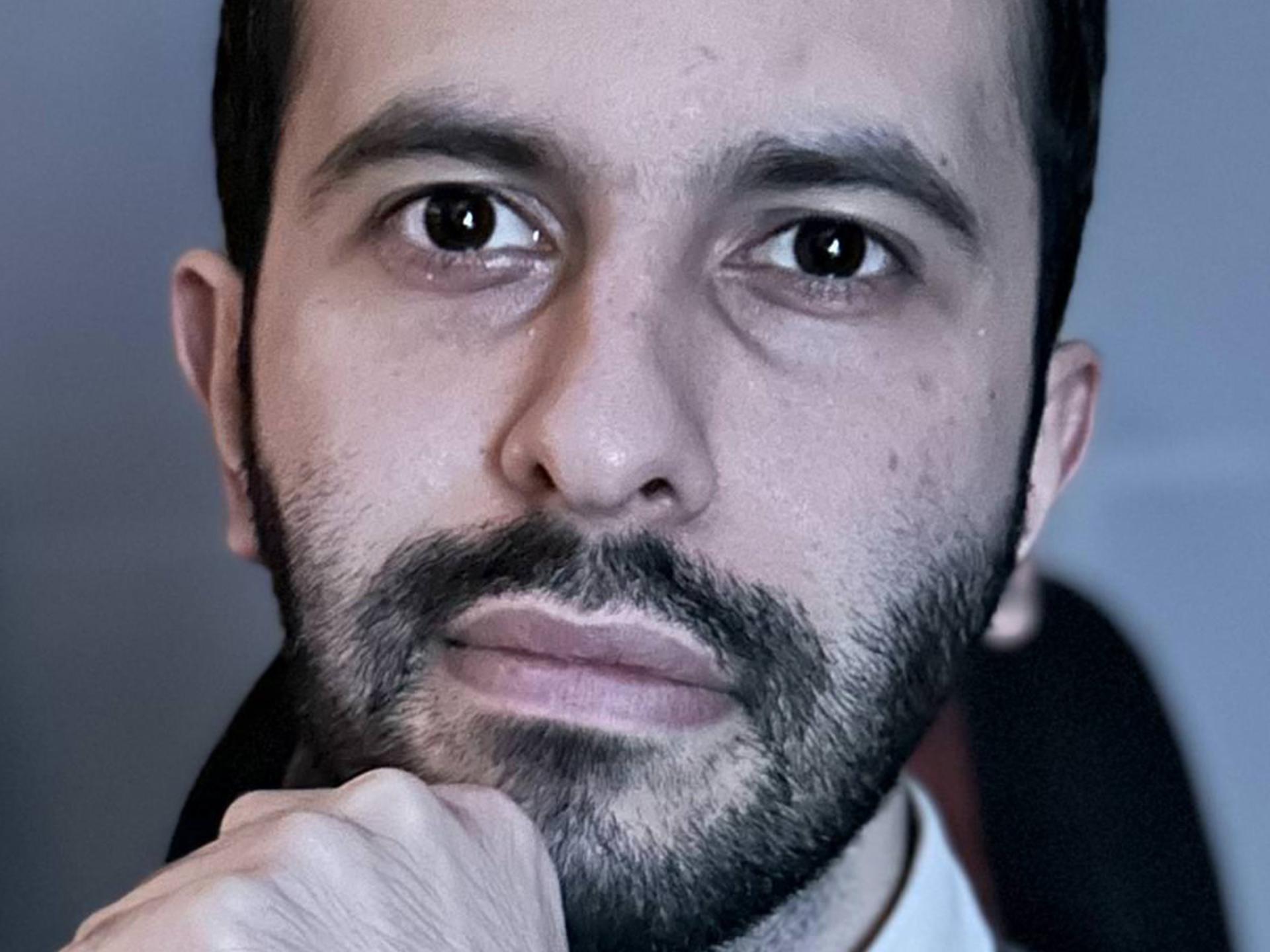 برش عکس پرتره آیفون ۱۴ پرو در نور کم