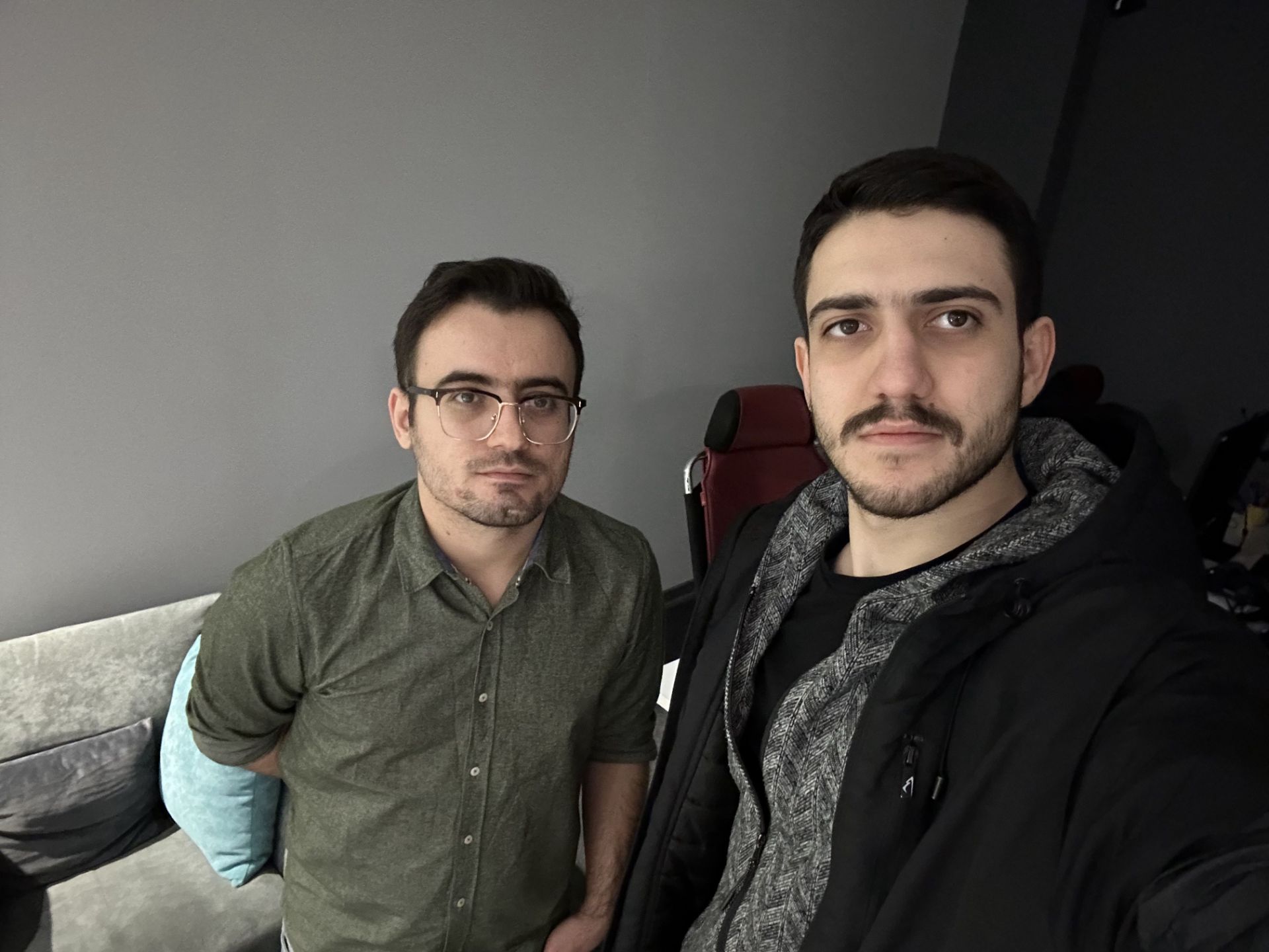 عکس سلفی آیفون ۱۴ پرو مکس در تاریکی