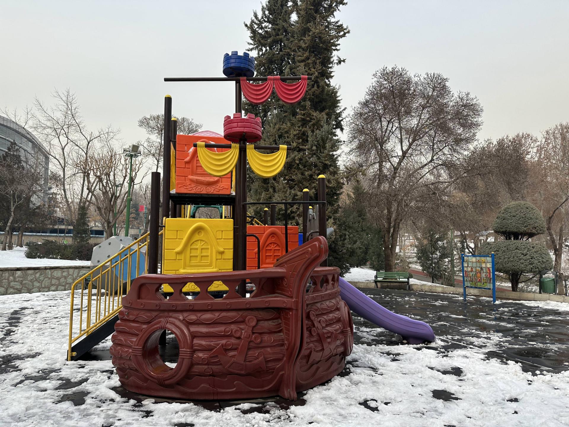 عکس دوربین اصلی آیفون ۱۴ پرو در فضای بیرون