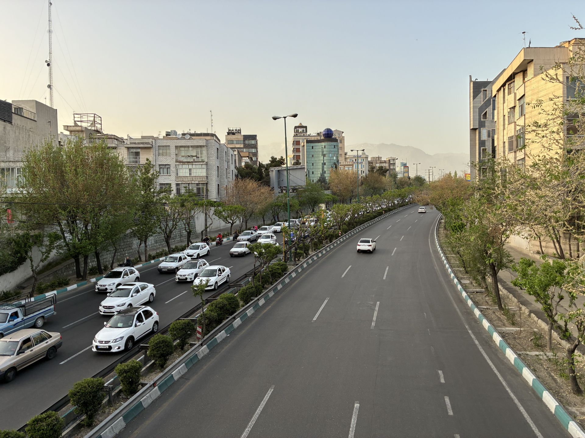 بزرگراه مدرس