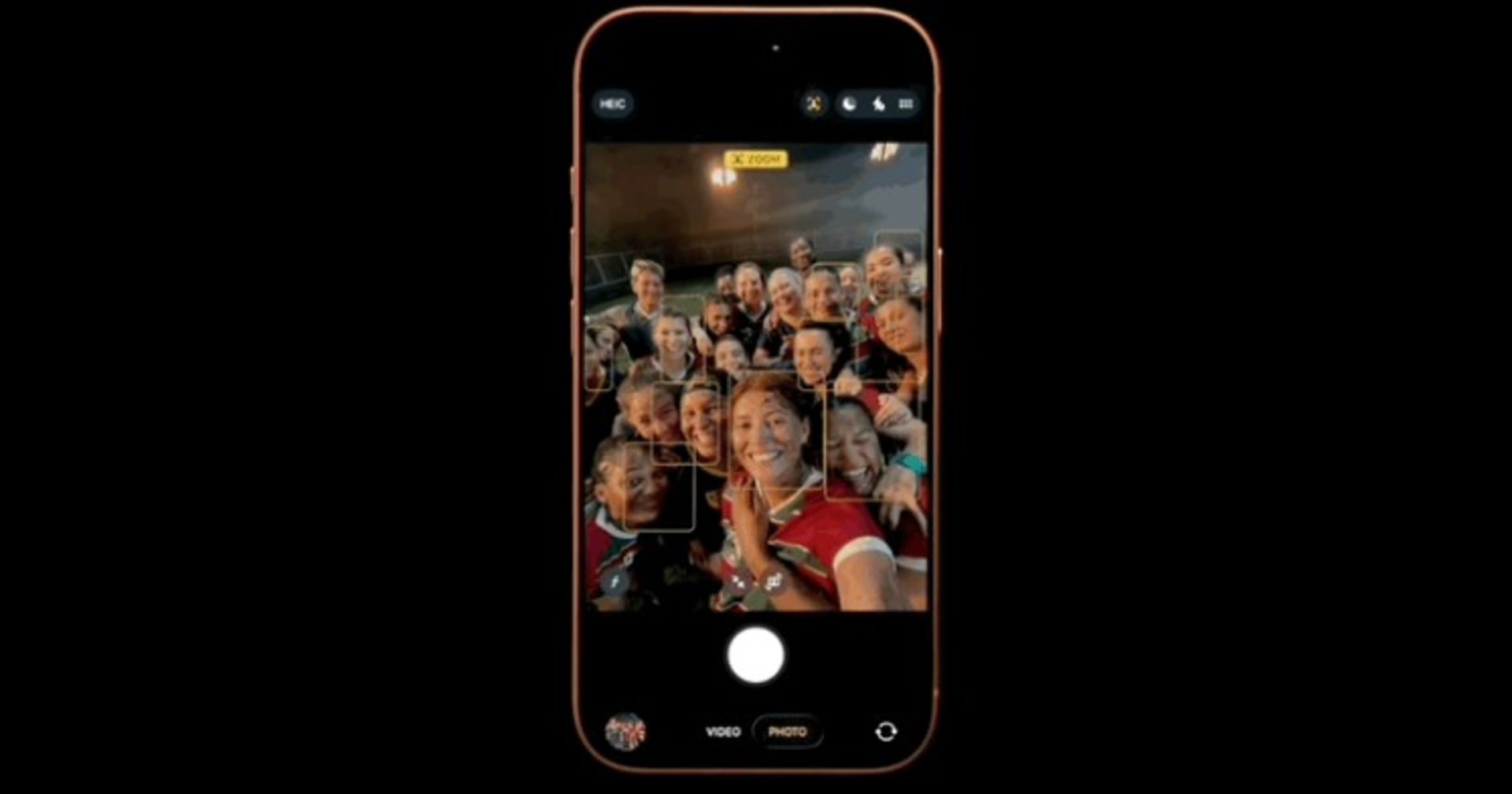 قابلیت Center Stage دوربین سلفی آيفون ۱۷