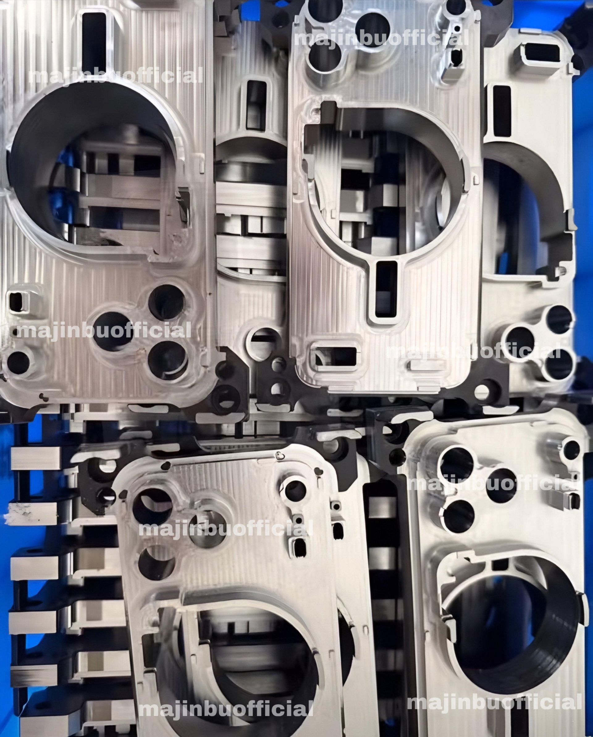 مدل‌های CNC منسوب‌به آیفون ۱۷ پرو مکس در خط تولید