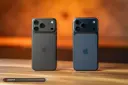 دو گوشی آیفون ۱۸ پرو مکس (iPhone 18 Pro Max) اپل با دوربین‌های سه‌گانه