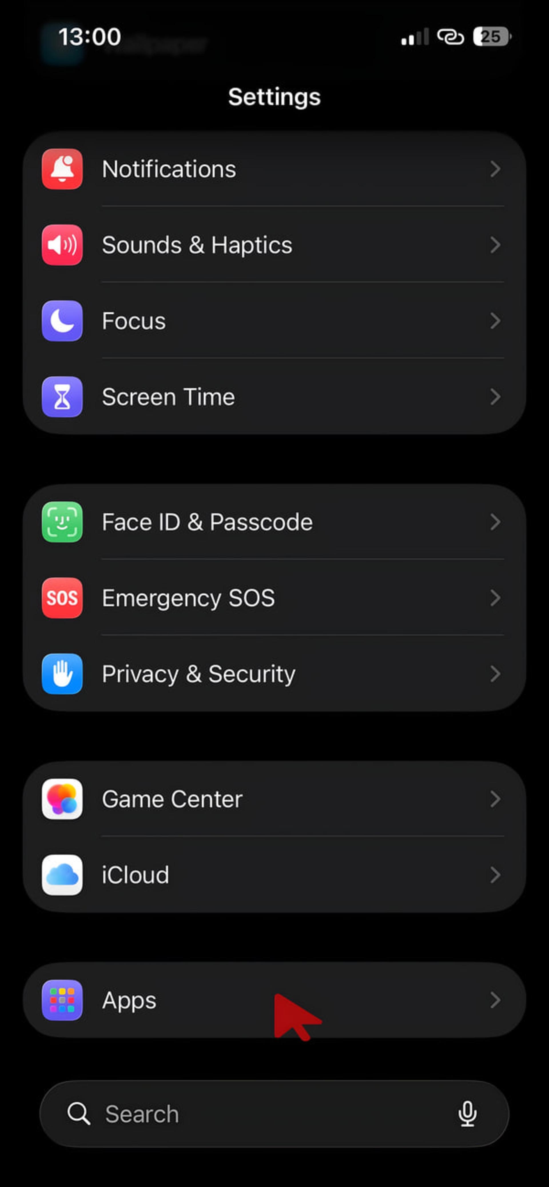 منوی تنظیمات (Settings) در گوشی آیفون با حالت تاریک