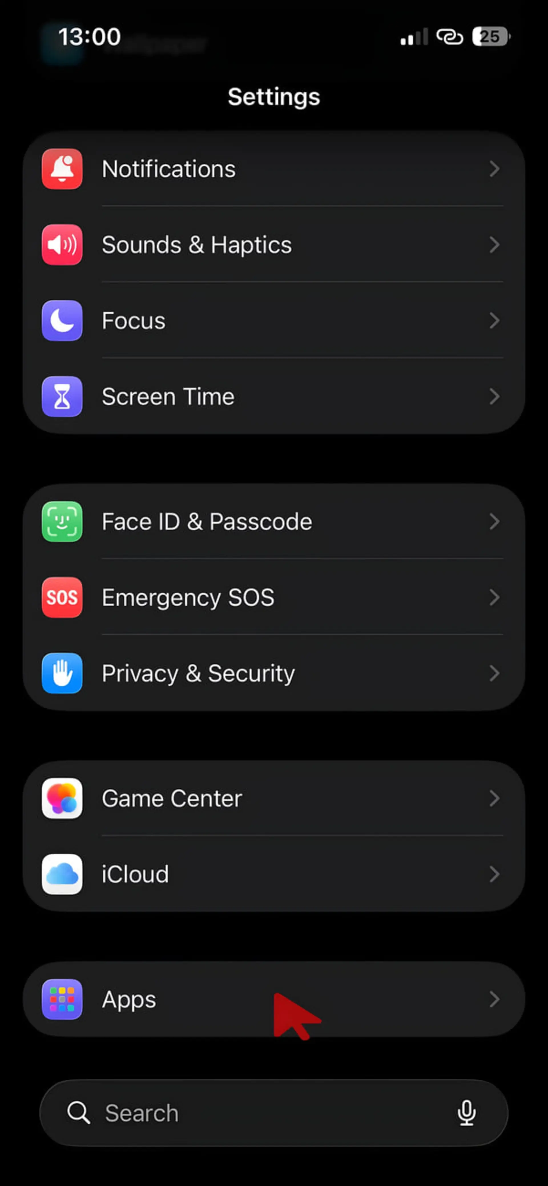 منوی تنظیمات (Settings) در گوشی آیفون با حالت تاریک