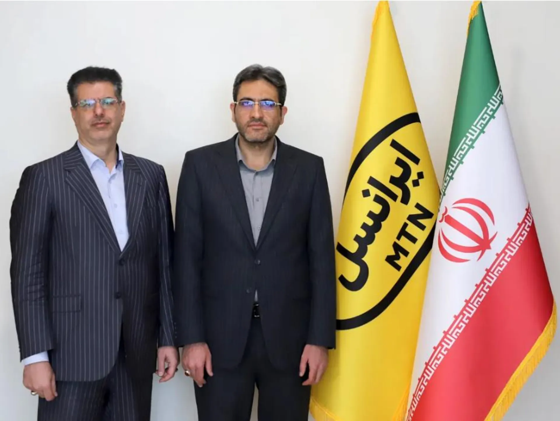 مدیرعامل جدید و سابق در کنار هم