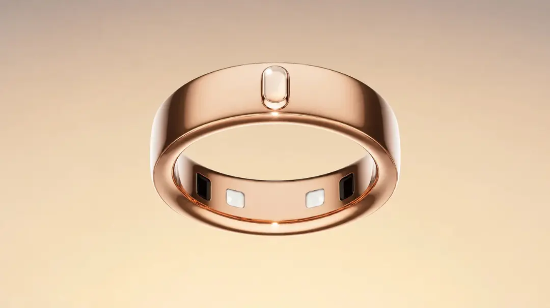 حلقه هوشمند ISHO Ring با بدنه طلایی و سنسورهای داخلی