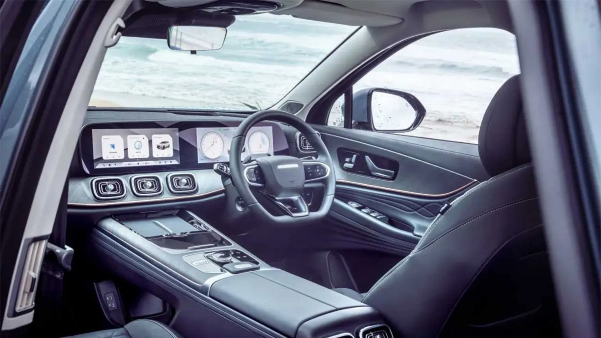 کابین داخلی خودروی جیکو ۸