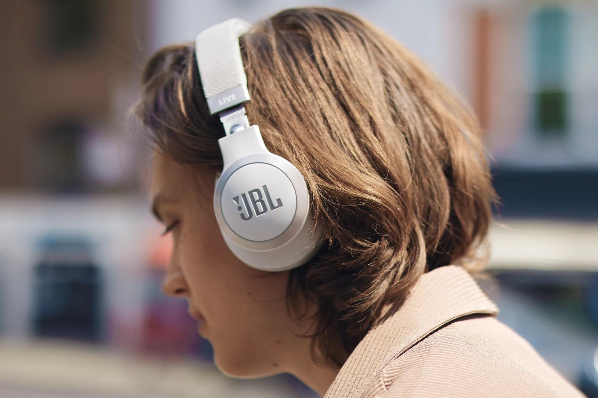 هدفون بی‌سیم JBL Live 770NC مدل سفید
