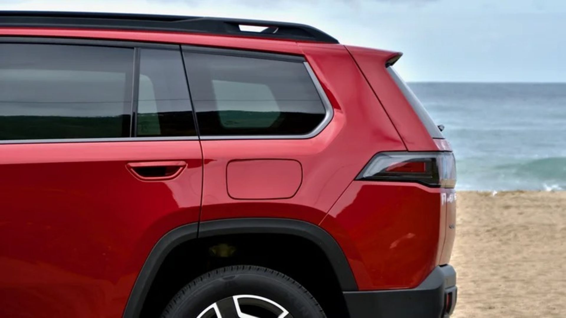 نمای عقبی جیپ چروکی ۲۰۲۶