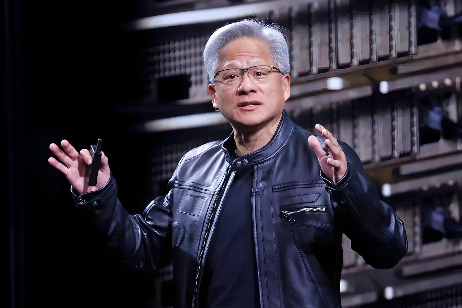جنسن هوانگ (Jensen Huang) مدیرعامل انویدیا در حال سخنرانی