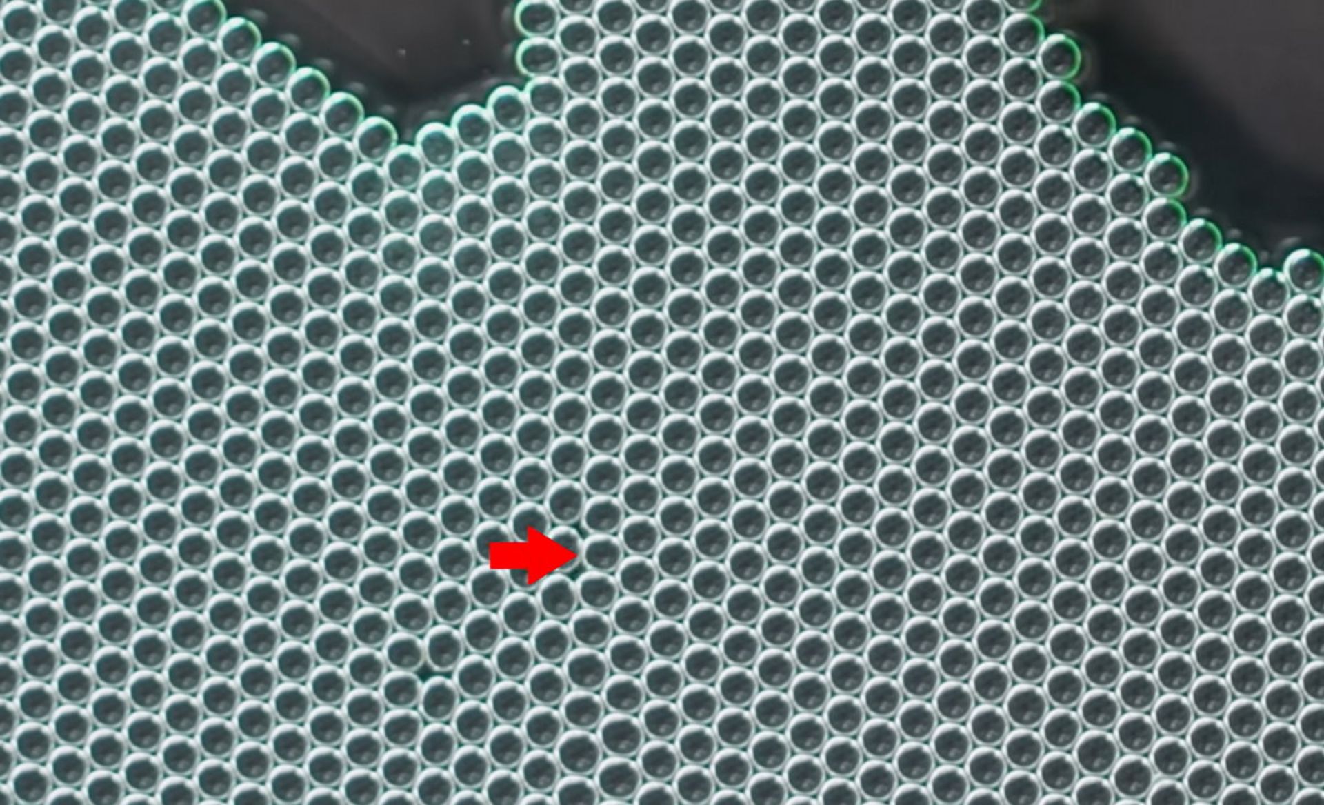 سطح اتمی فولاد