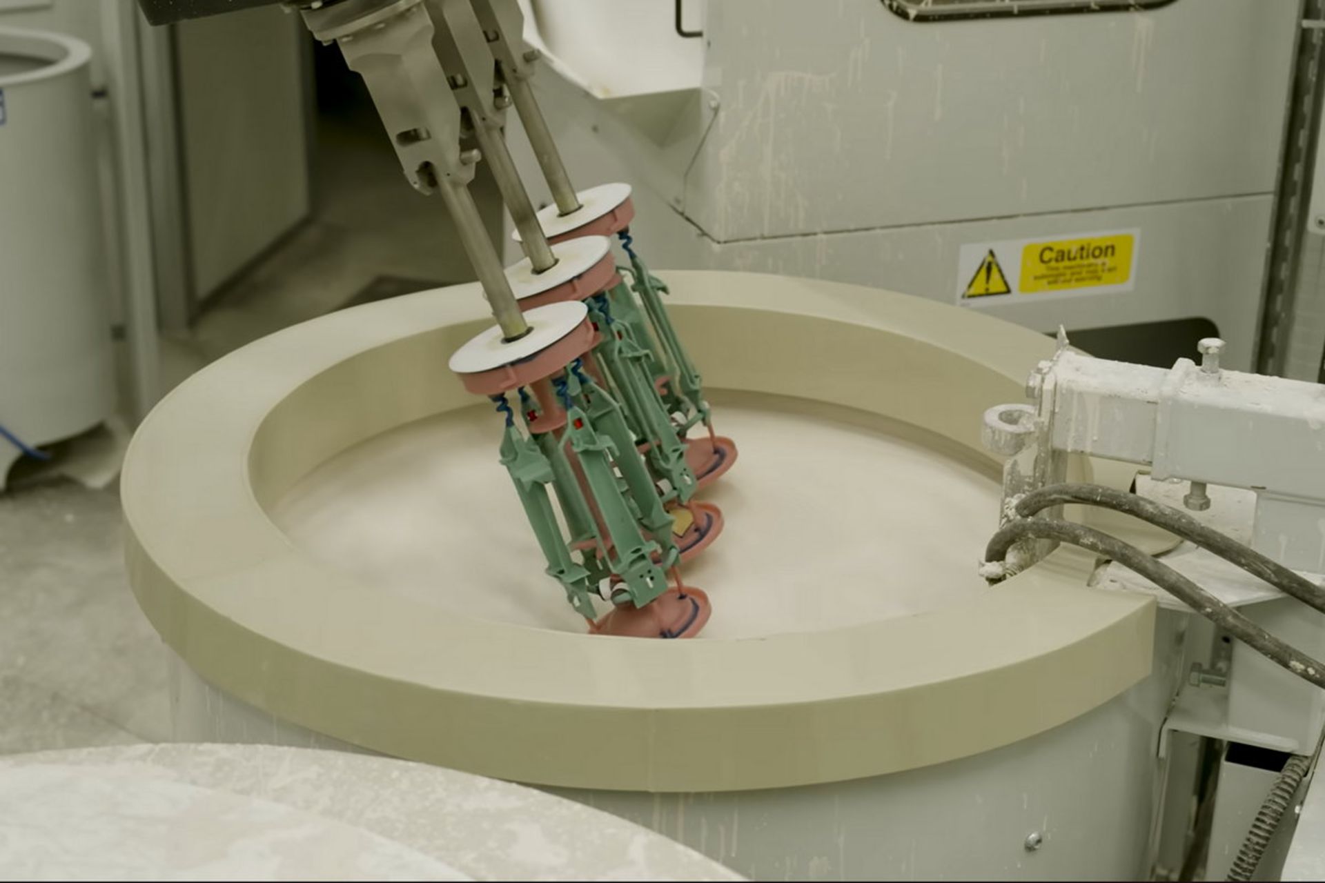 فرایند ساخت قالب تیغه توربین مرحله روکش قالب مومی