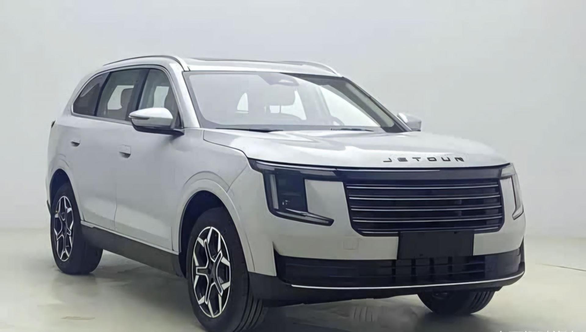 نمای سه‌چهارم جلو خودرو جتور X70L رنگ سفید