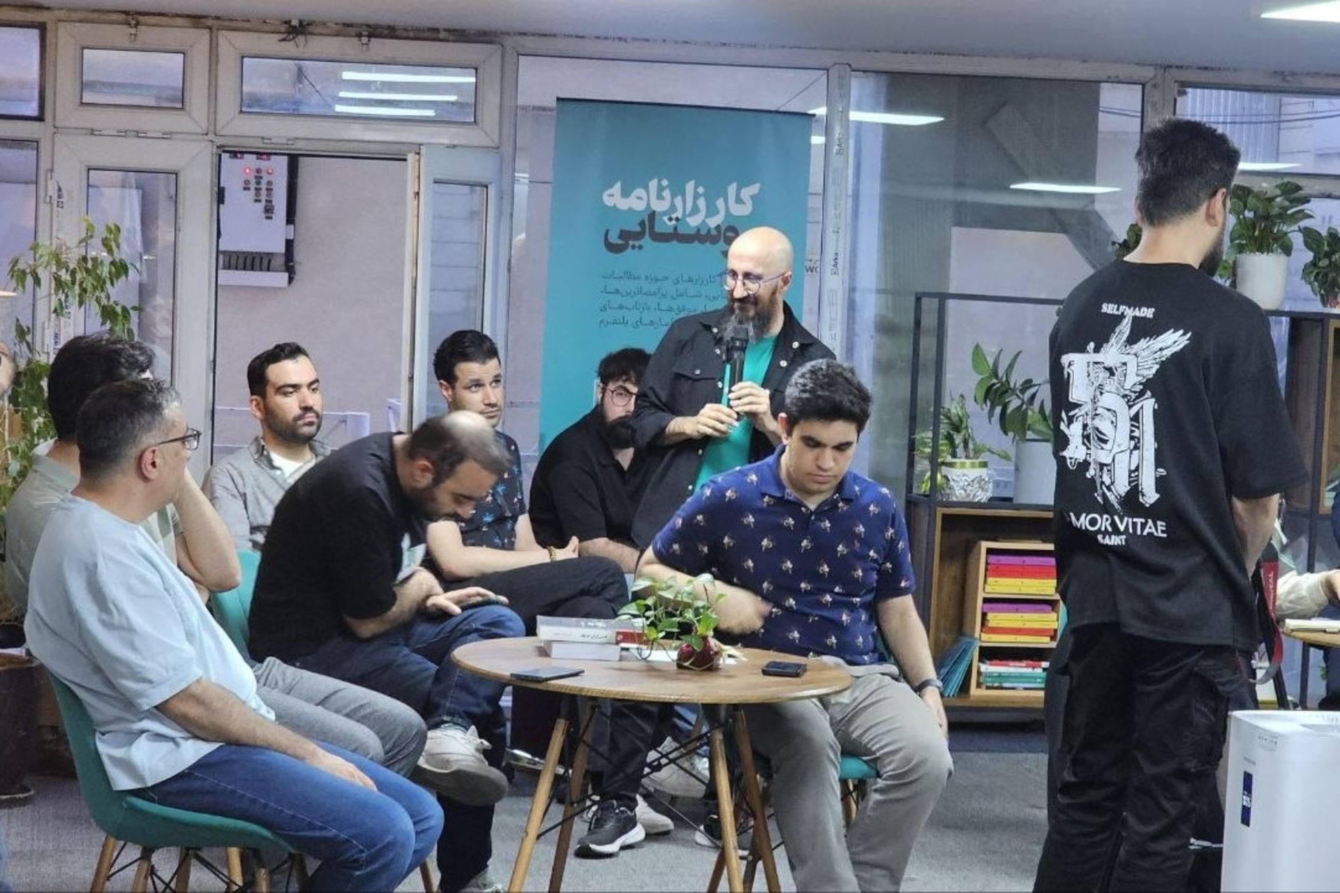 نشست اینترنت در کافه‌رویداد کارزار