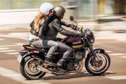 کاوازاکی Z900RS