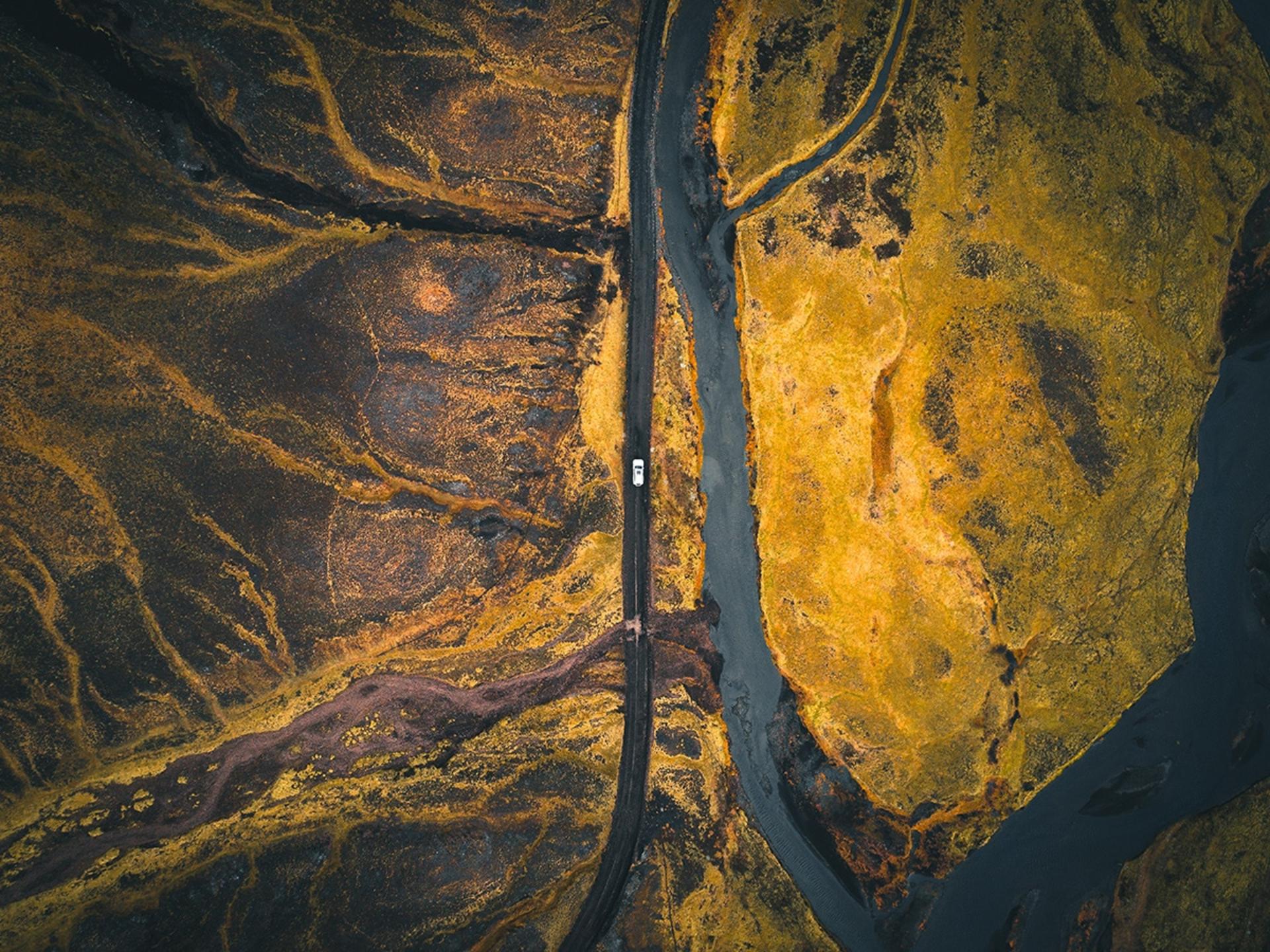 جاده ماشین ایسلند طبیعت کوهستانی
