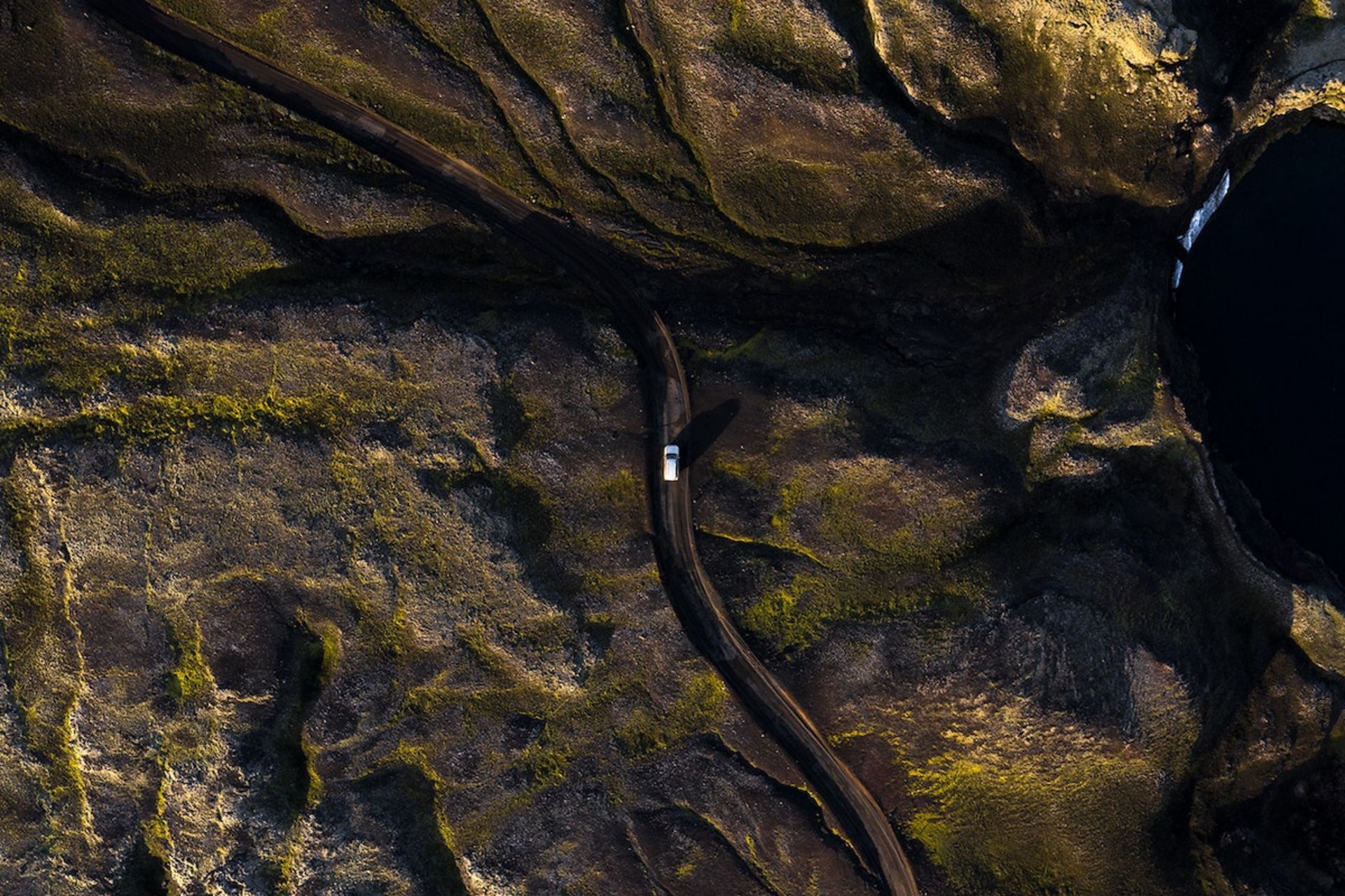 جاده ماشین ایسلند طبیعت کوهستانی