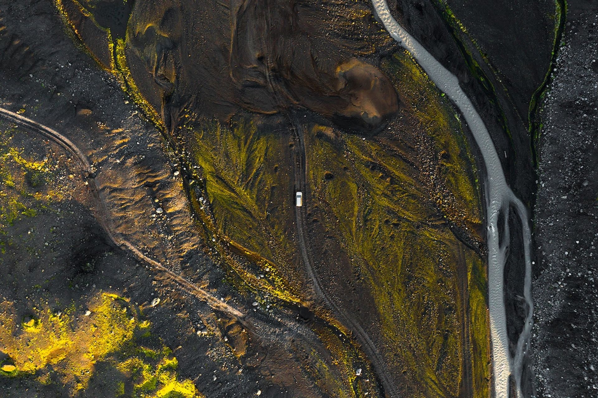 جاده ماشین ایسلند طبیعت کوهستانی